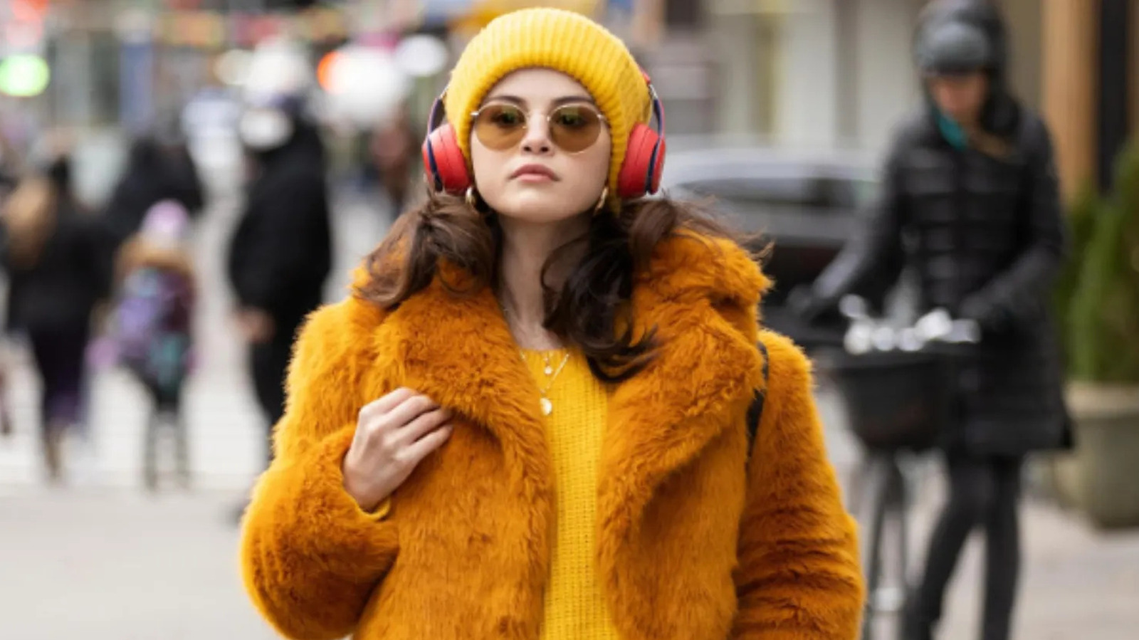 Deja que los personajes más elegantes de la televisión sean tu inspiración para el outfit de otoño de 2026