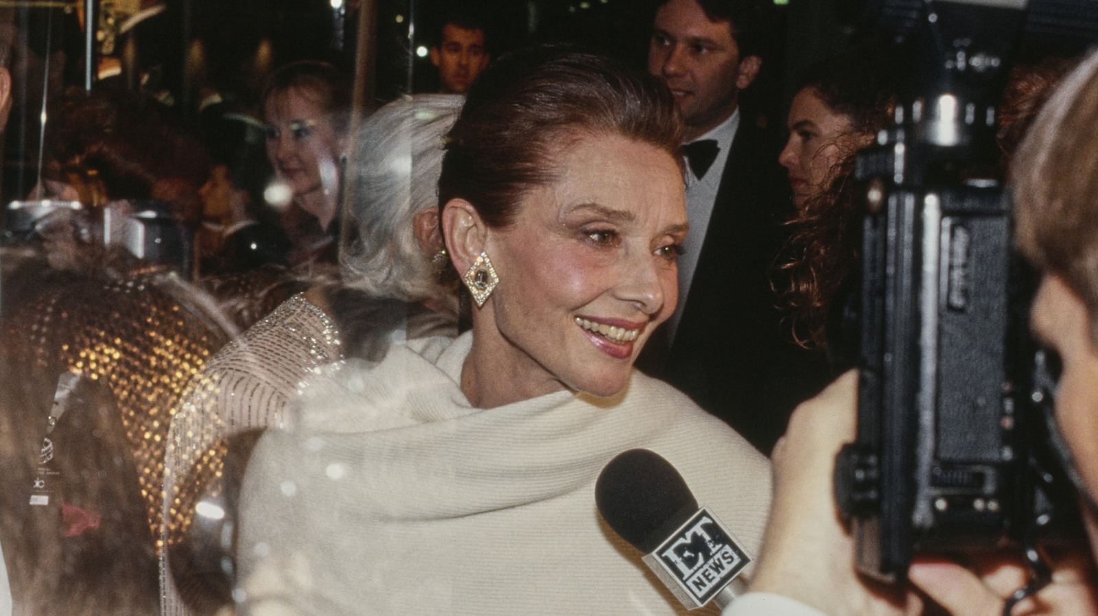 Audrey Hepburn todavía era una reina de belleza total a los 60 años