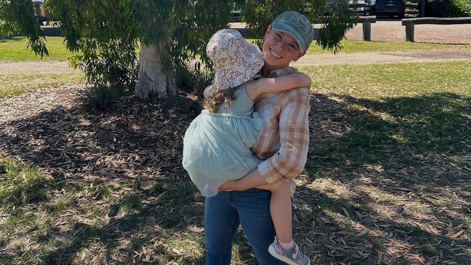 Bindi Irwin advirtió sobre la vergüenza de mamá de la manera más dulce: 'Todo el mundo tiene un viaje diferente'