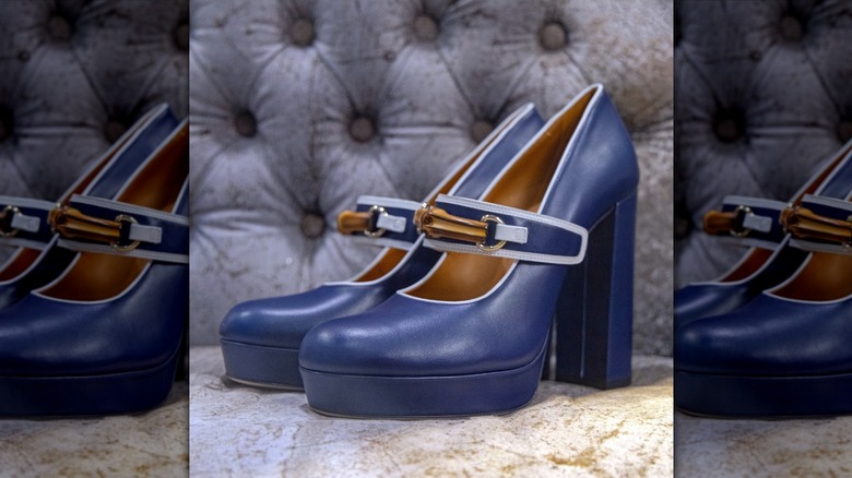 tacones de plataforma azul marino