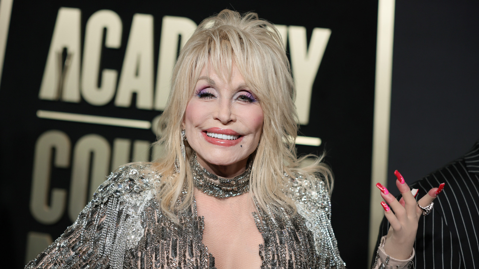 Rare Times Dolly Parton vistió su apariencia de mezclilla y quedó absolutamente atónita