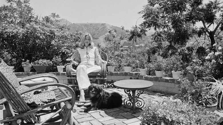 Karen Grassle fotografiada en su casa en 1975