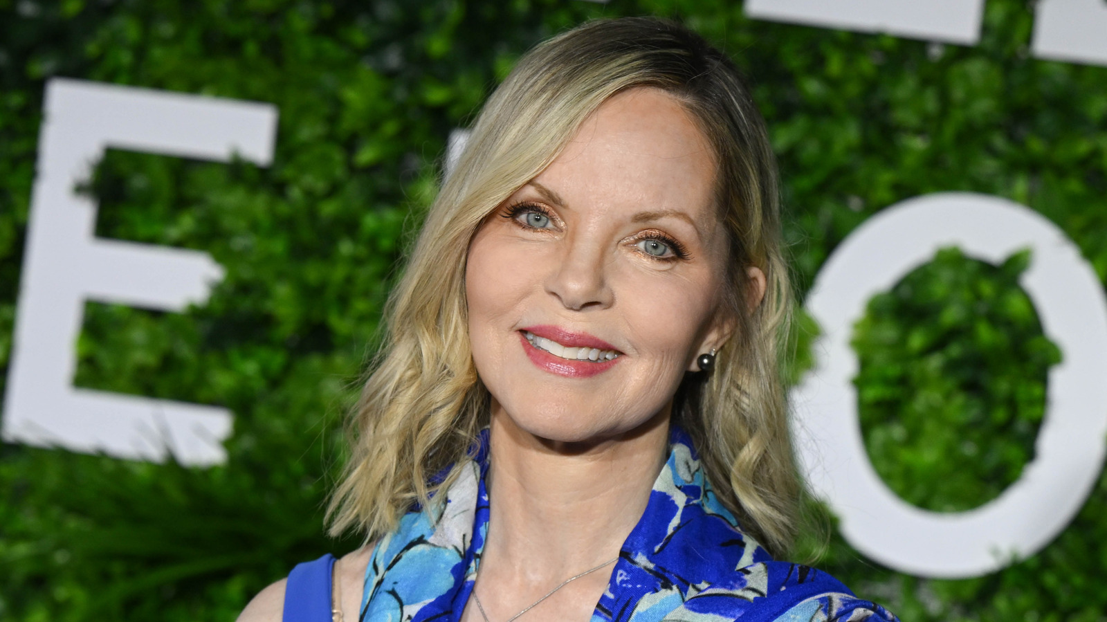 La actriz de Mary Ingalls, Melissa Sue Anderson, adora un look azul atrevido