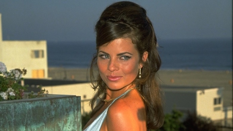 Yasmine Bleeth asiste a una 