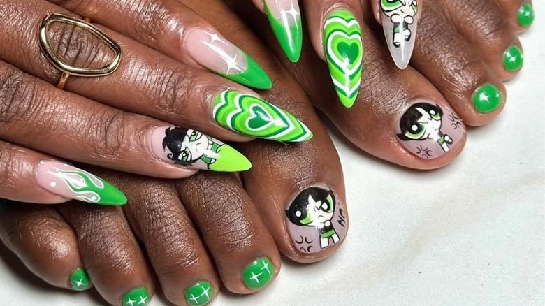 Mani y pedicura de Las Chicas Superpoderosas verdes