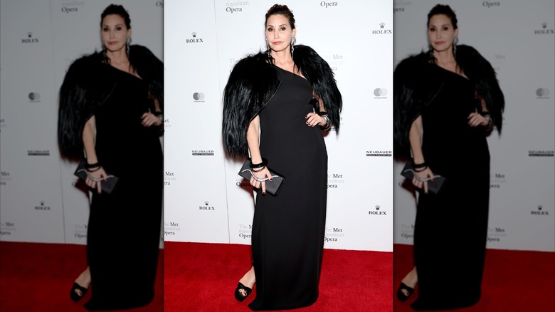 Gina Gershon en el estreno de gala de la noche inaugural del Metropolitan Opera 2026 de 