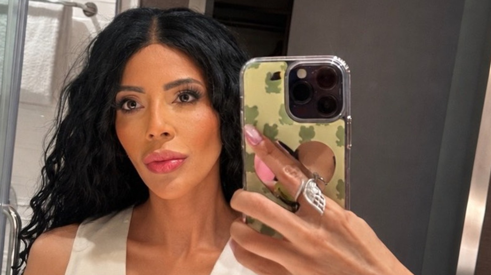 La alopecia de la estrella de TLC Jasmine Pineda llevó a una elección de belleza audaz y 'liberadora'