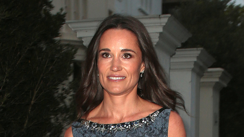 Pippa Middleton con un vestido de brocado