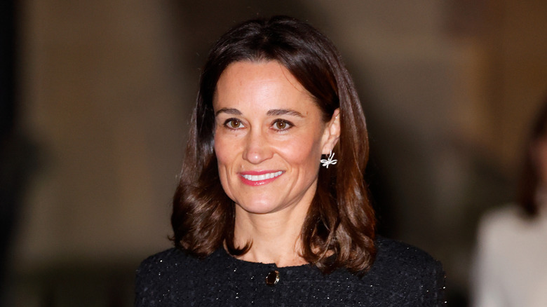 Pippa Middleton con lápiz labial color coral