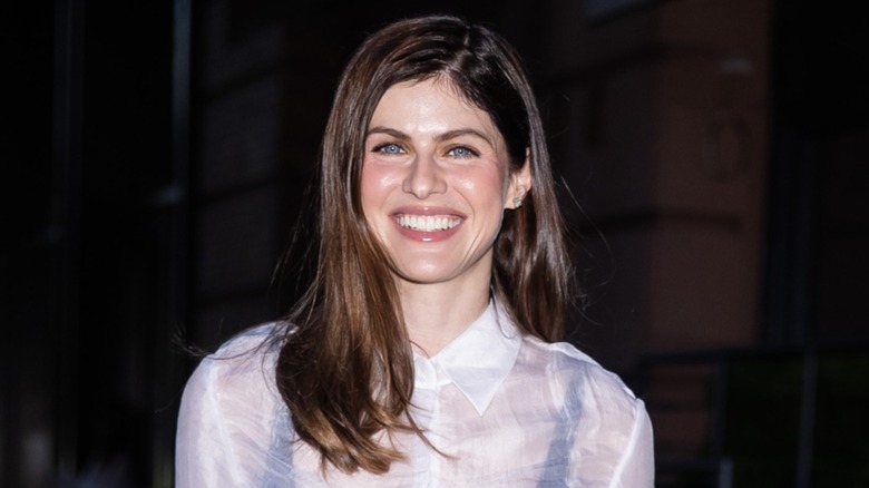 Alexandra Daddario asiste a la celebración de los 100 años de artículos de cuero de Montblanc en la ciudad de Nueva York en septiembre de 2026