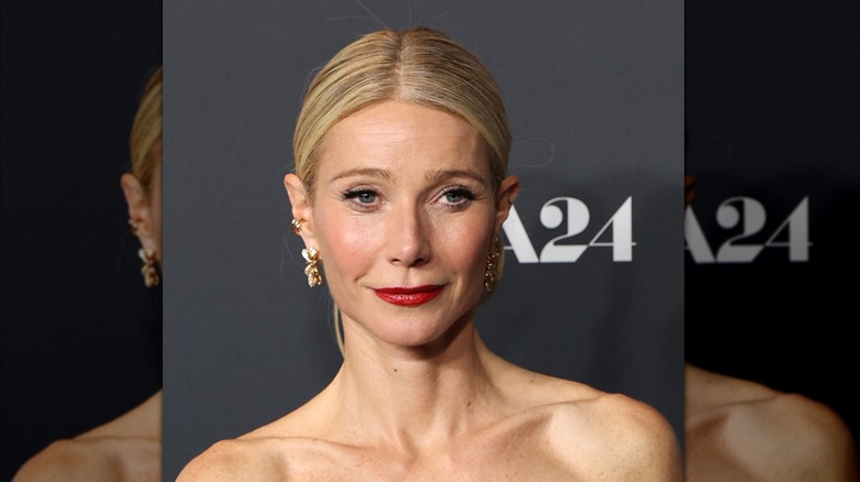 Gwyneth Paltrow con lápiz labial rojo