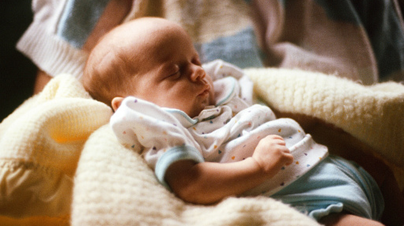8 nombres de bebés inspirados en personajes de programas de televisión clásicos de los 80