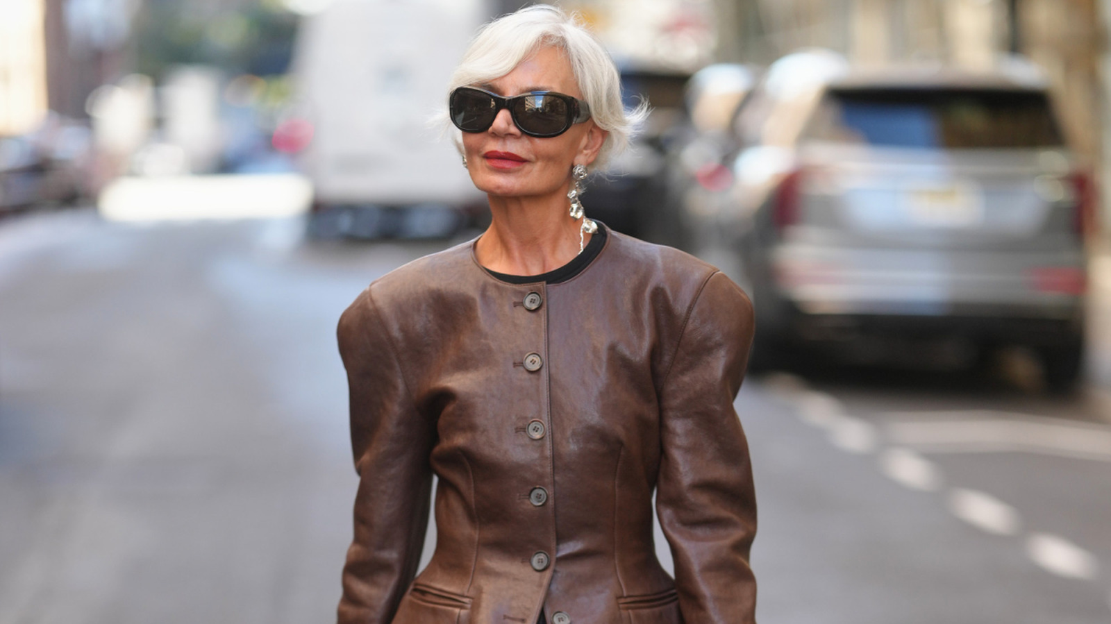 8 ideas de vestimenta para mujeres mayores de 50 años que van a una primera cita