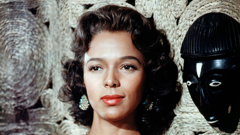 Dorothy Dandridge con grandes rizos