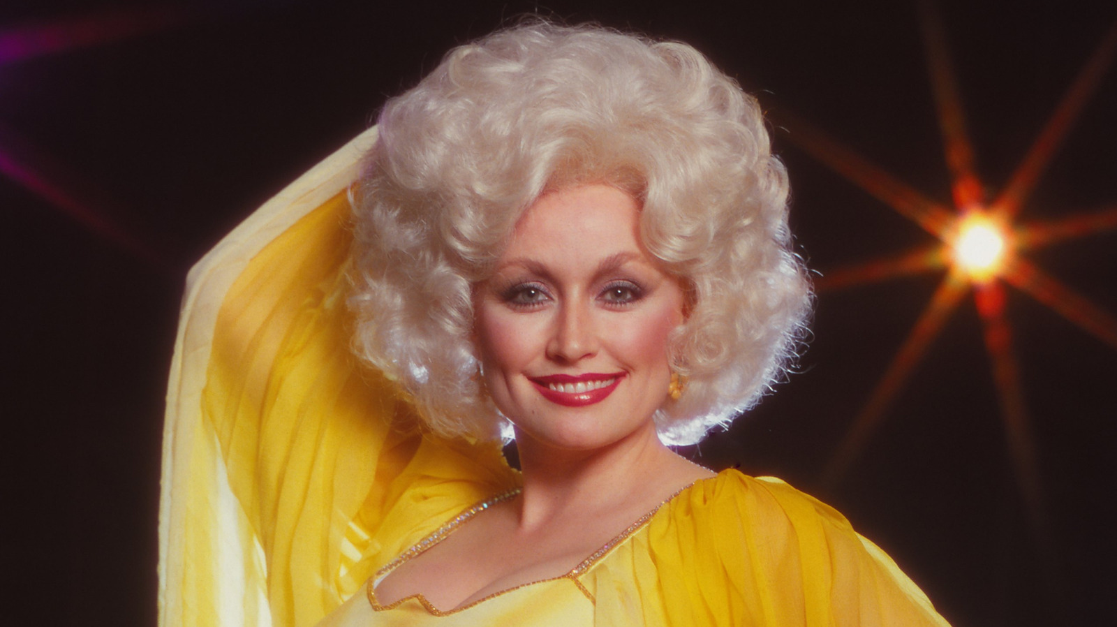 Los mejores consejos de belleza de la vieja escuela de Dolly Parton, Joan Crawford y más íconos de Hollywood