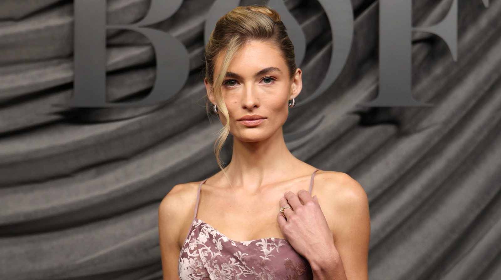2016 vs. 2026: Fotos una al lado de la otra de la transformación de la modelo de Victoria's Secret Grace Elizabeth