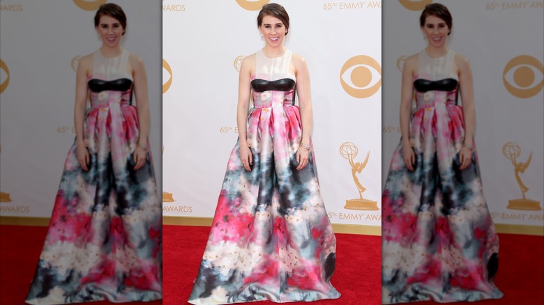 Zosia Mamet llega a la 65ª edición anual de los Primetime Emmy Awards en Los Ángeles en septiembre de 2013.