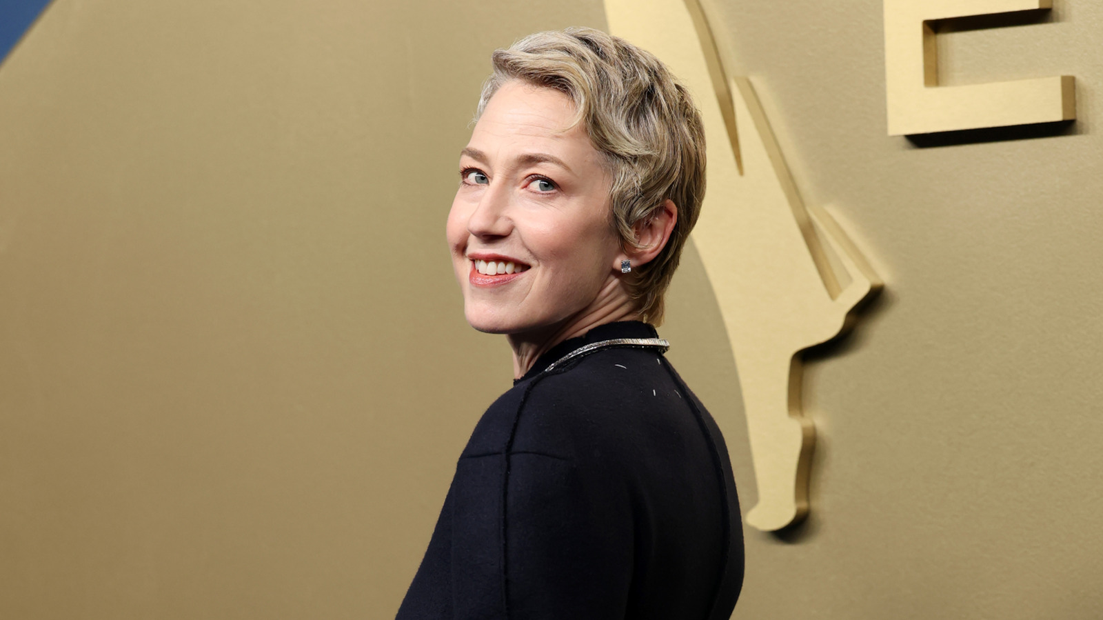 La estrella de Gilded Age, Carrie Coon, es totalmente irreconocible sin cabello rubio