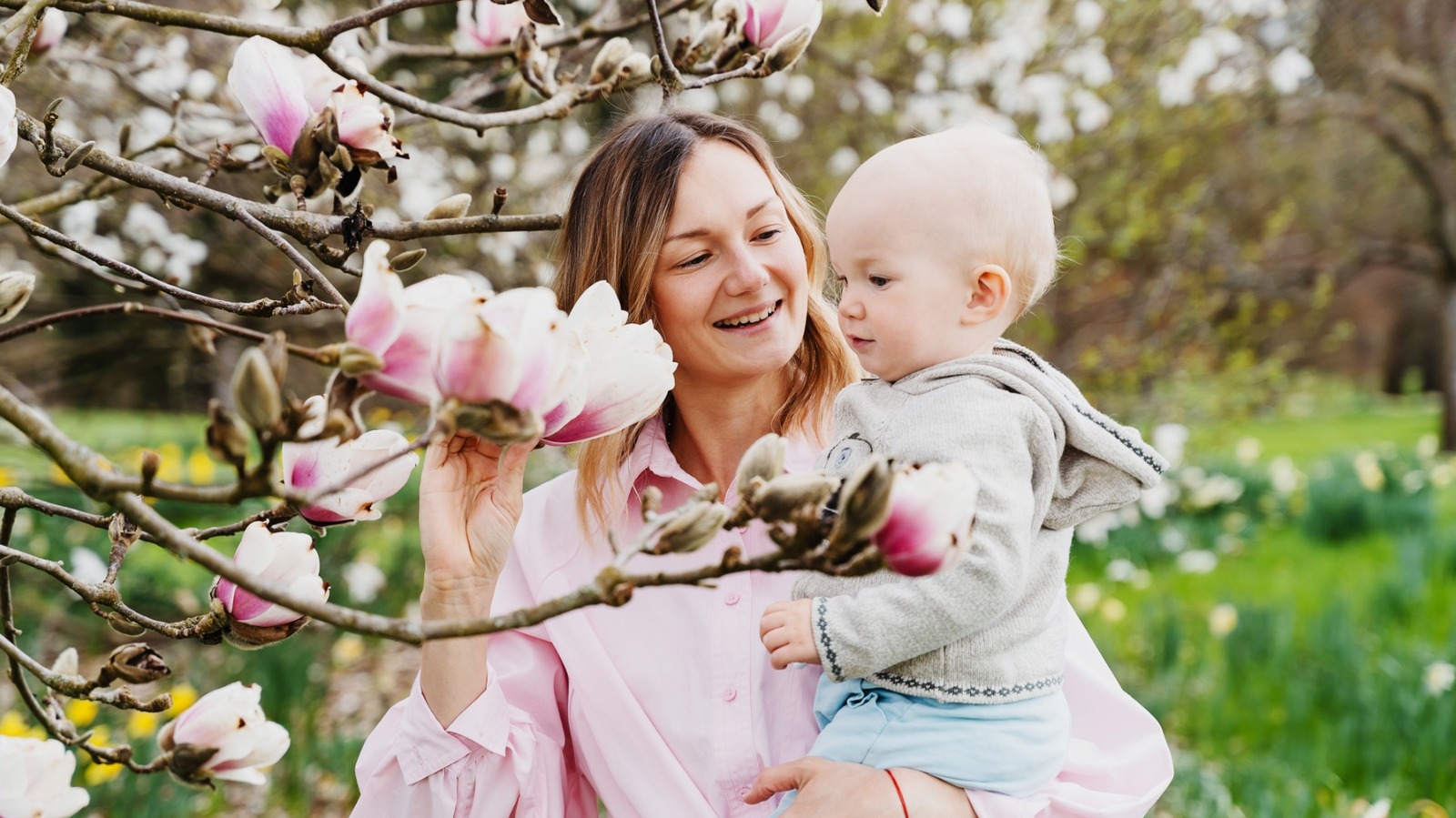 Nombres florales antiguos para bebés de los años 30 y más allá que siguen siendo hermosos hoy en día