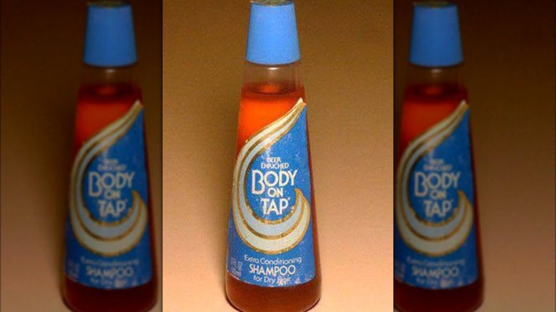 Una botella de champú Body on Tap.